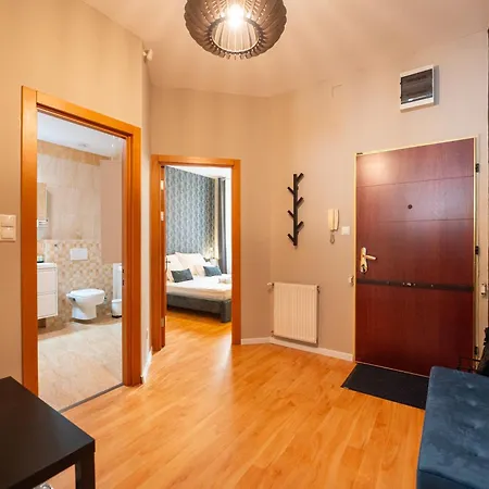 Sarah's With Pool, Wellness