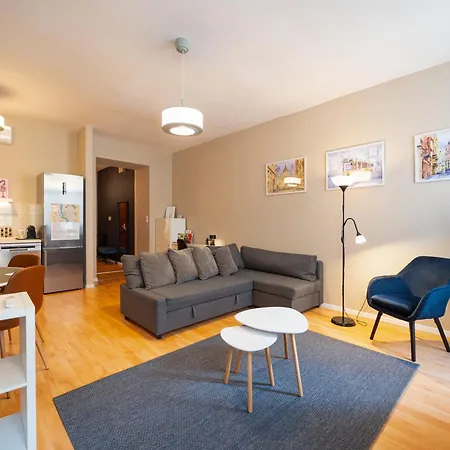 Sarah's With Pool, Wellness, Fitness Apartment *