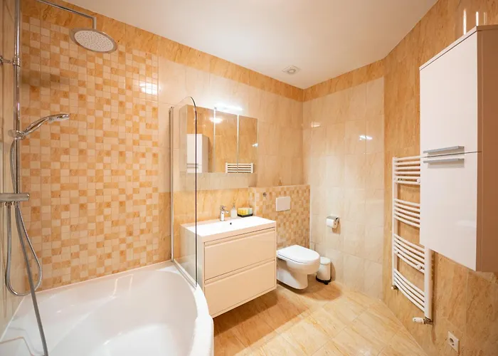 Sarah's With Pool, Wellness * Budapešť