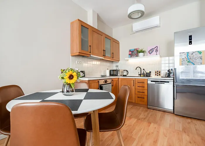 Appartement Sarah's With Pool, Wellness Budapest