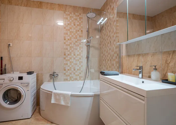 Appartement Sarah's With Pool, Wellness *