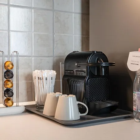 Sarah's With Pool, Wellness Appartement Budapest