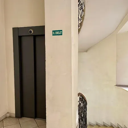 Lejlighed Sarah's With Pool, Wellness